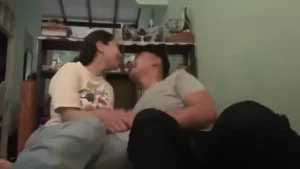 Ayaang Malu Saat Direkam