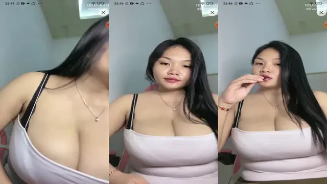 Host Payudara Jumbo Uting Coklat POV Minta Di Kenyotin