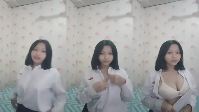 Kumpulan Rara Nadifa Pamerin Memek Dan Toket