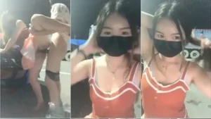 Ngentot Di Atas Kap Mobil Kebelet Sange